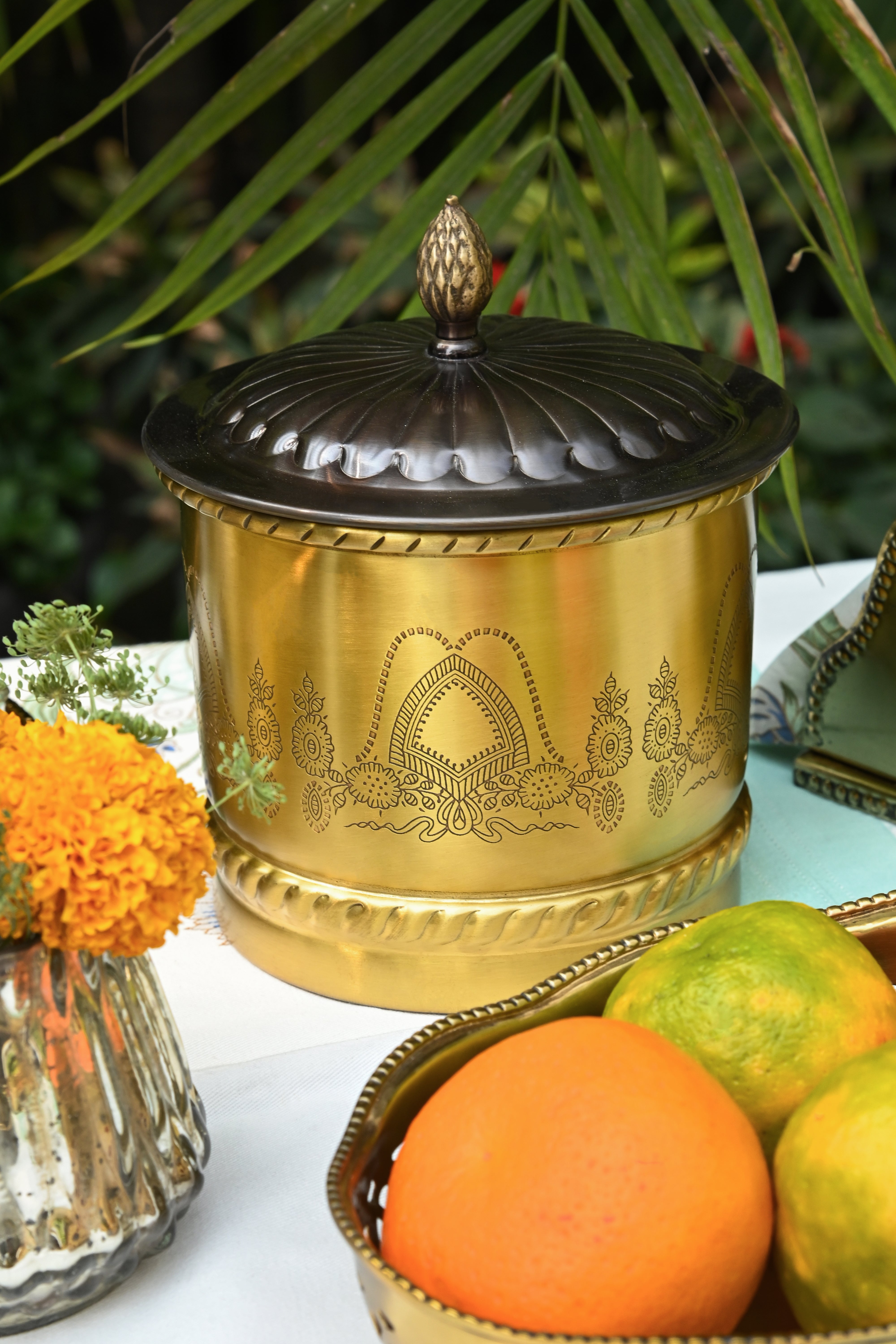 Gold Zeenat Savory Box