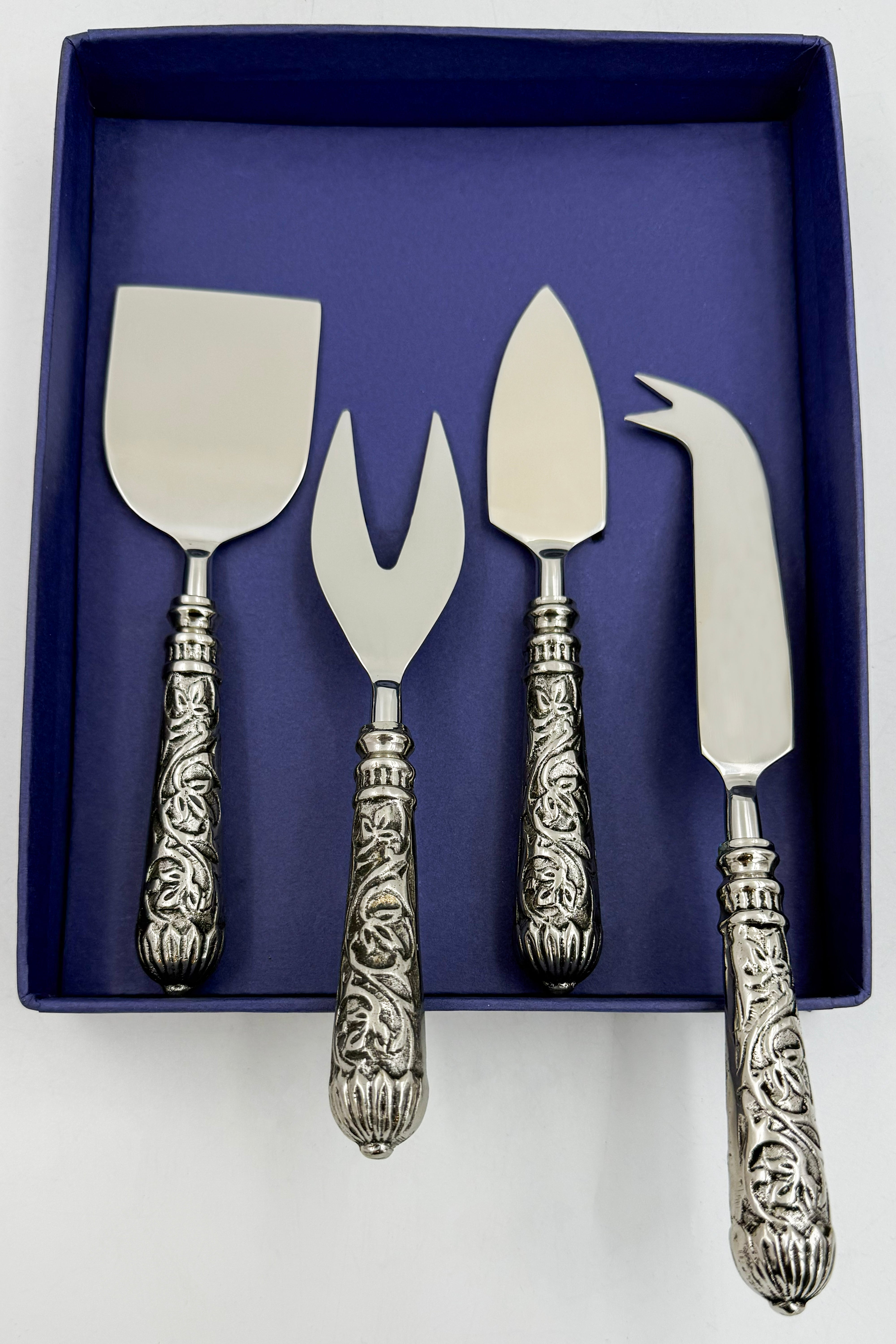 Gulnaar Cheese Set