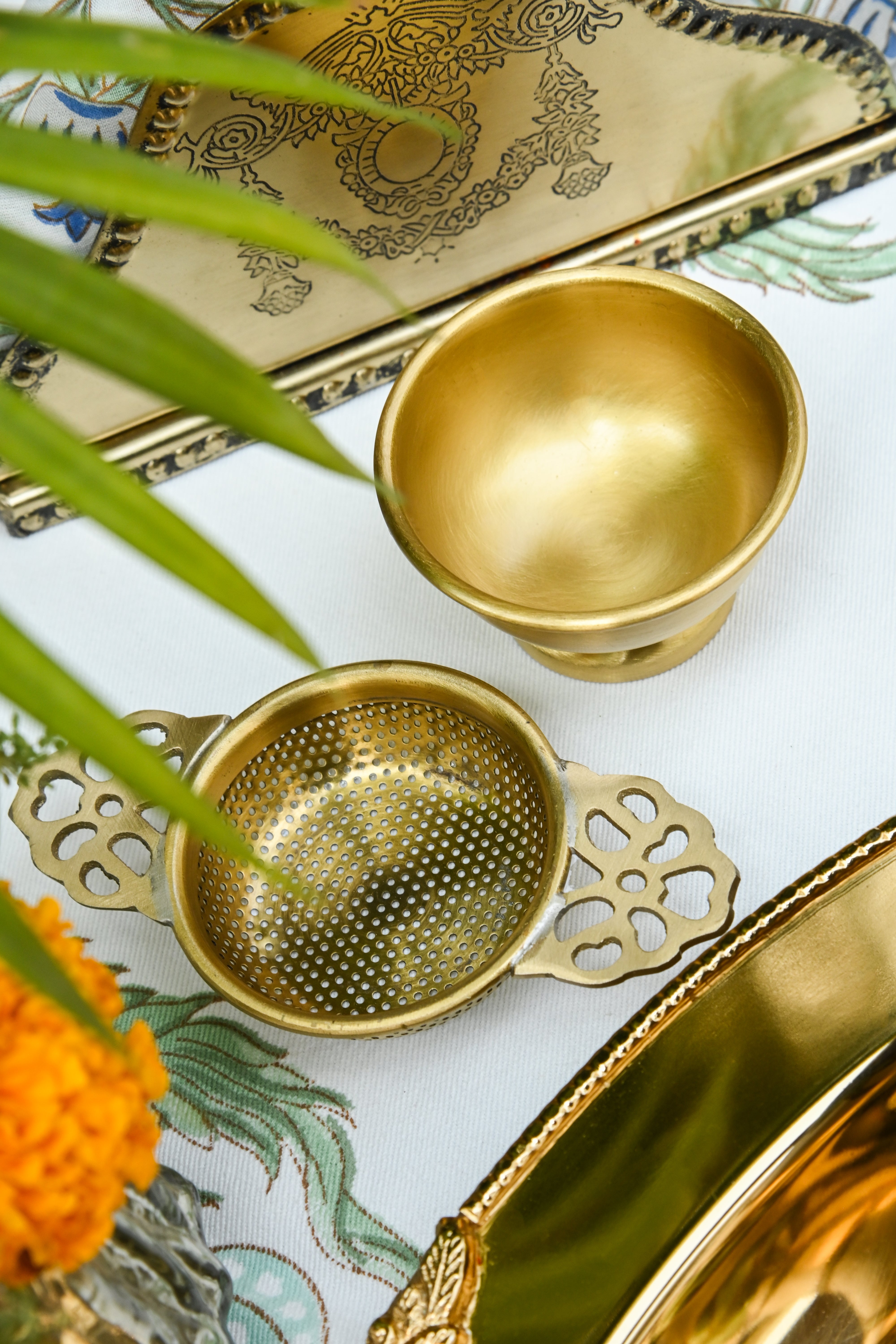 Raza Gold Tea Strainer