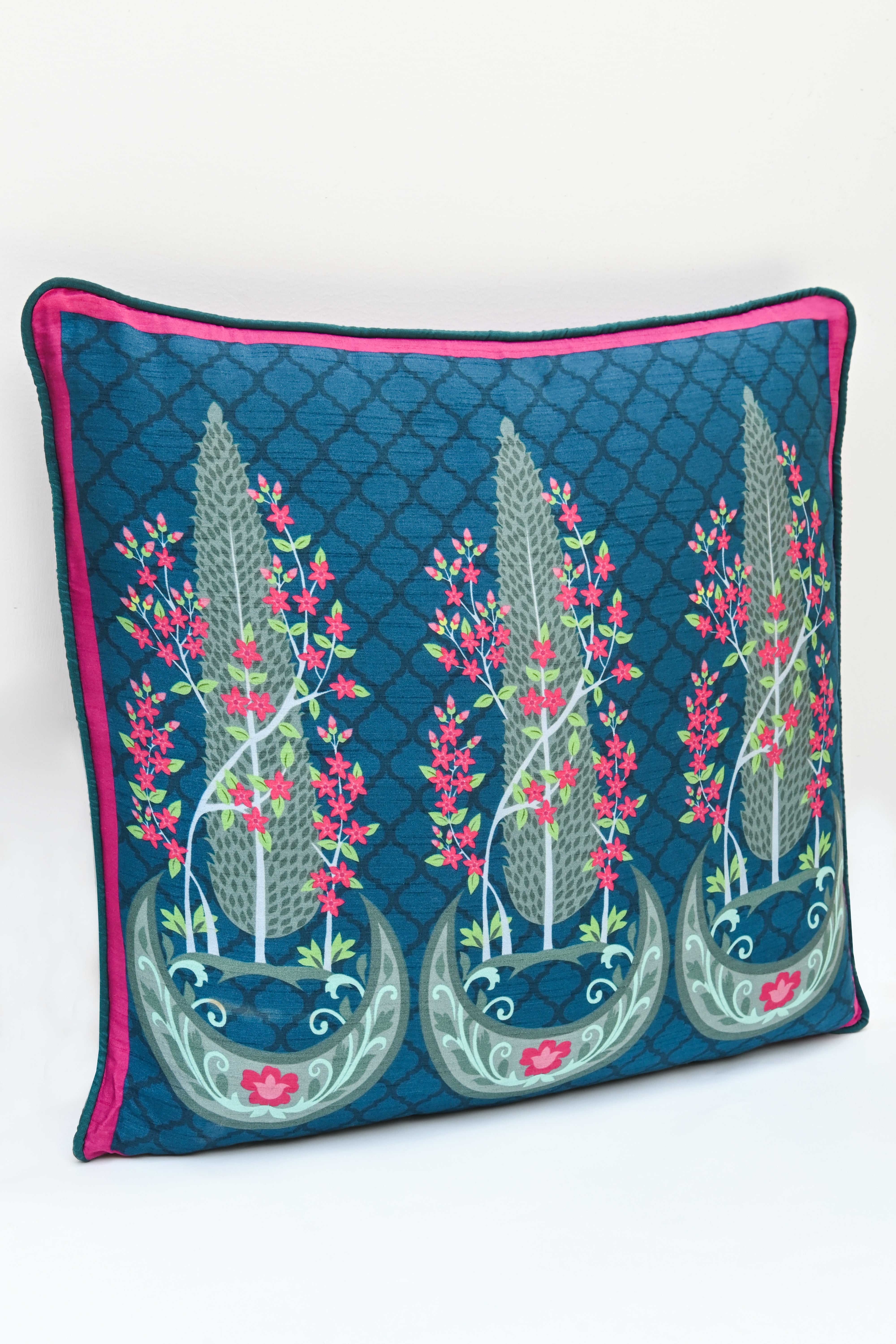 Tricone Cypress Cushion