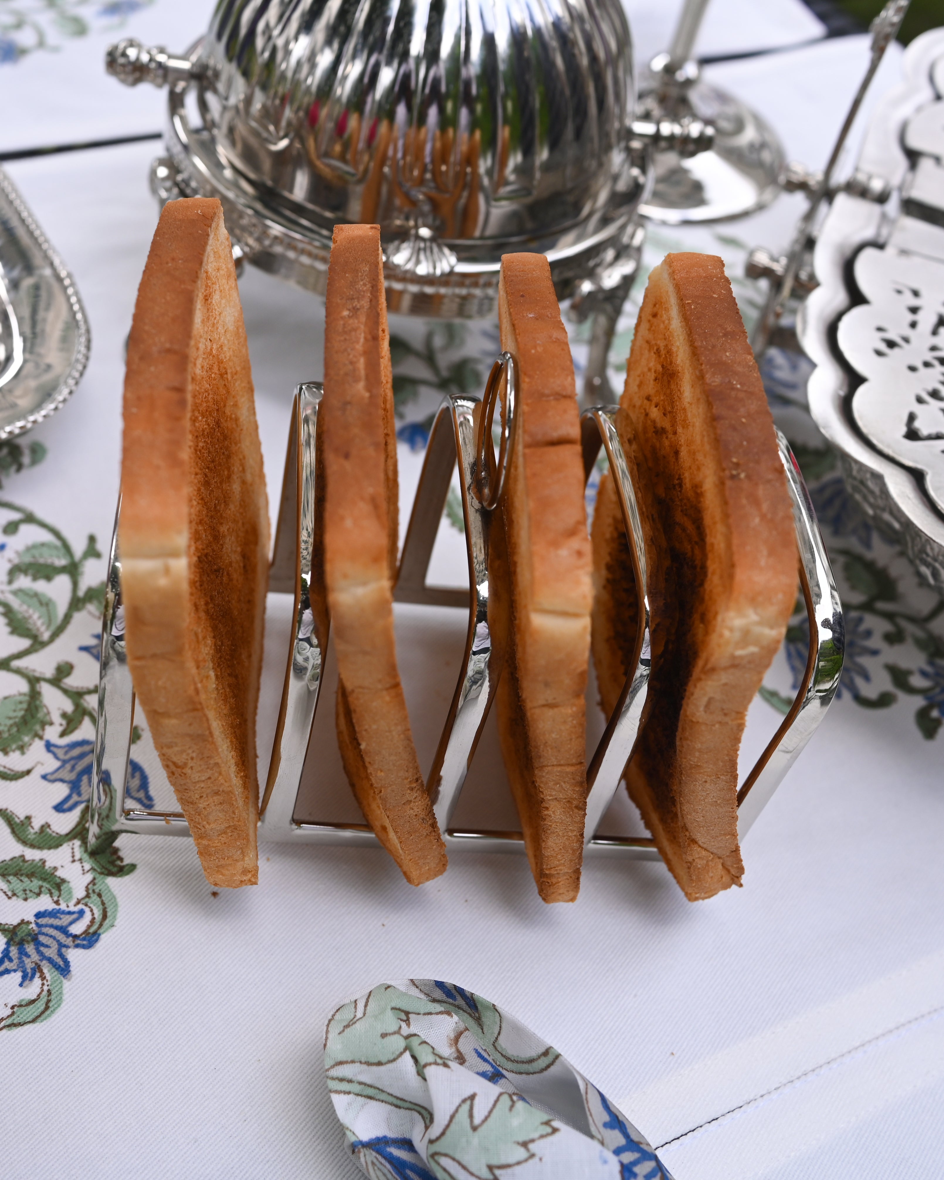 Silver Fiza Toast Holder