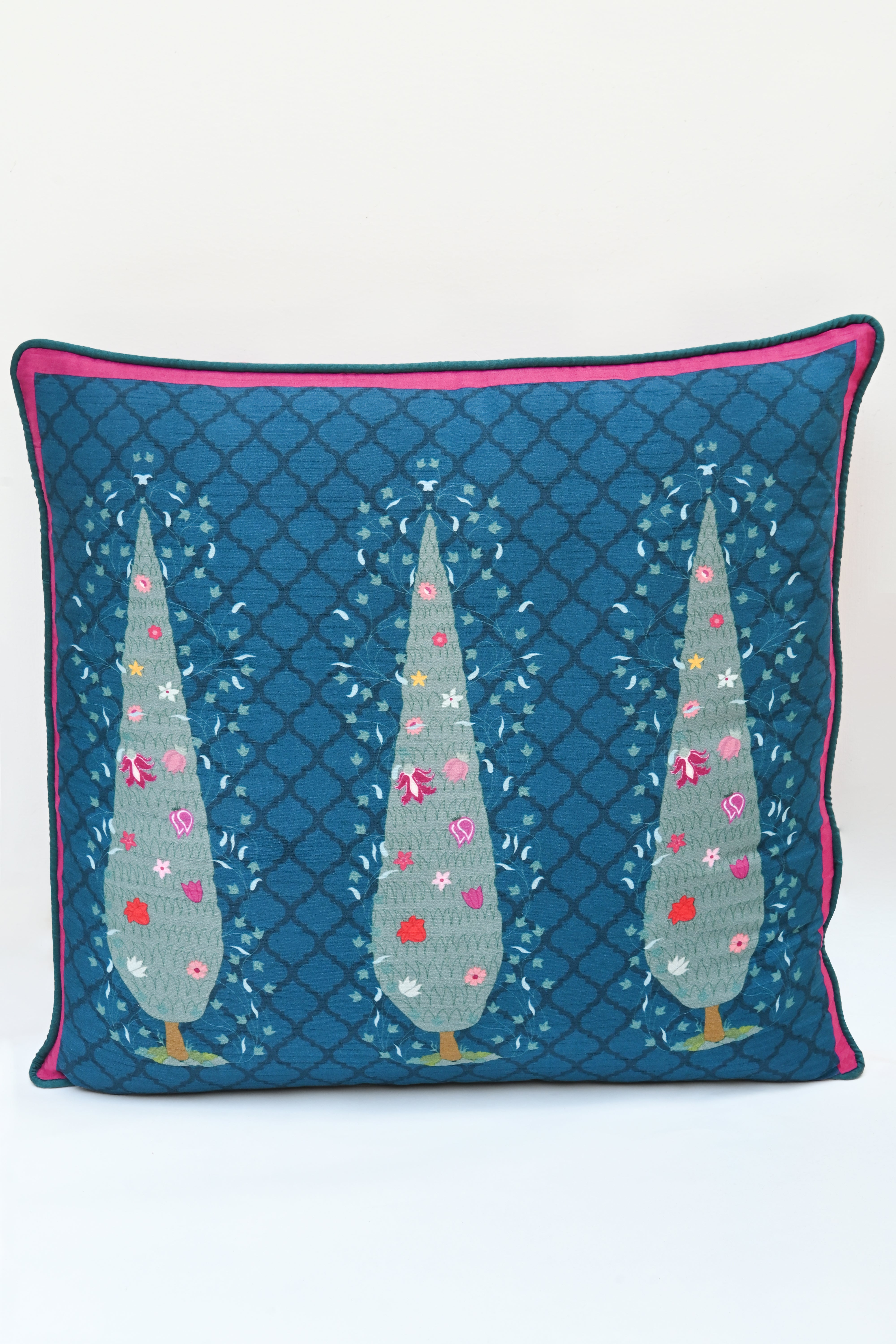 Tricone Bahar Cushion