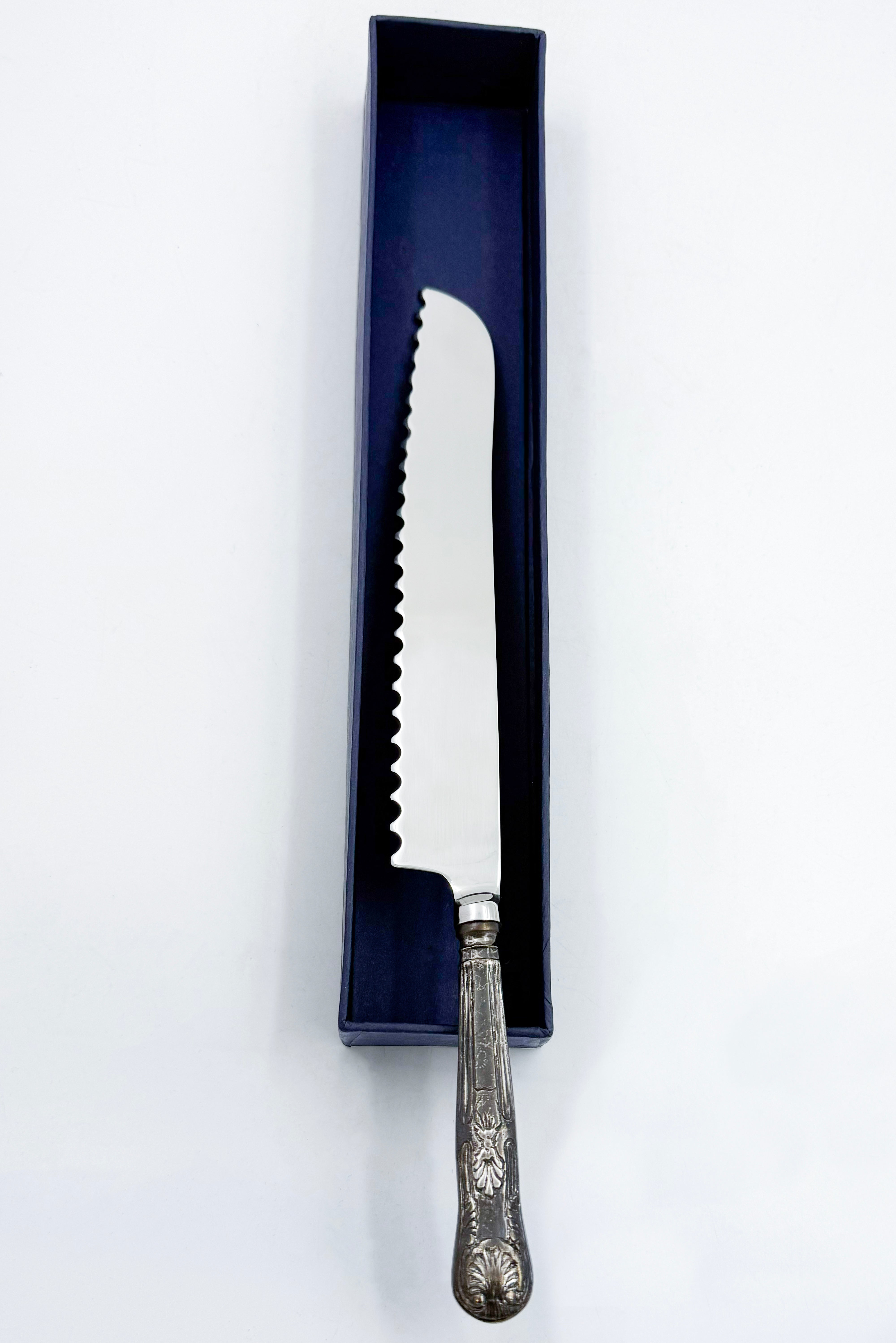 Nisaat Bread Cutter