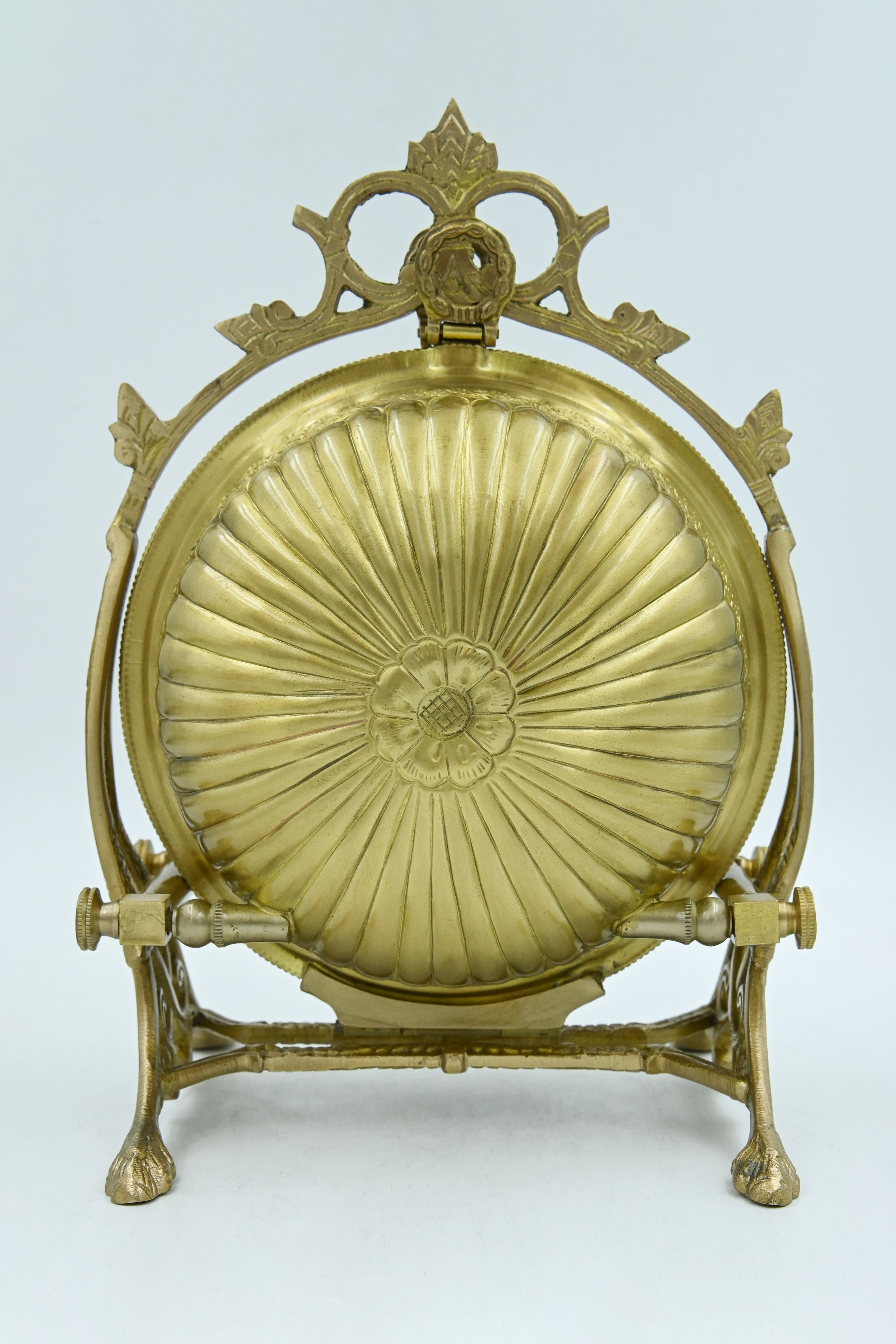Golden Round Hunaar Savory Box