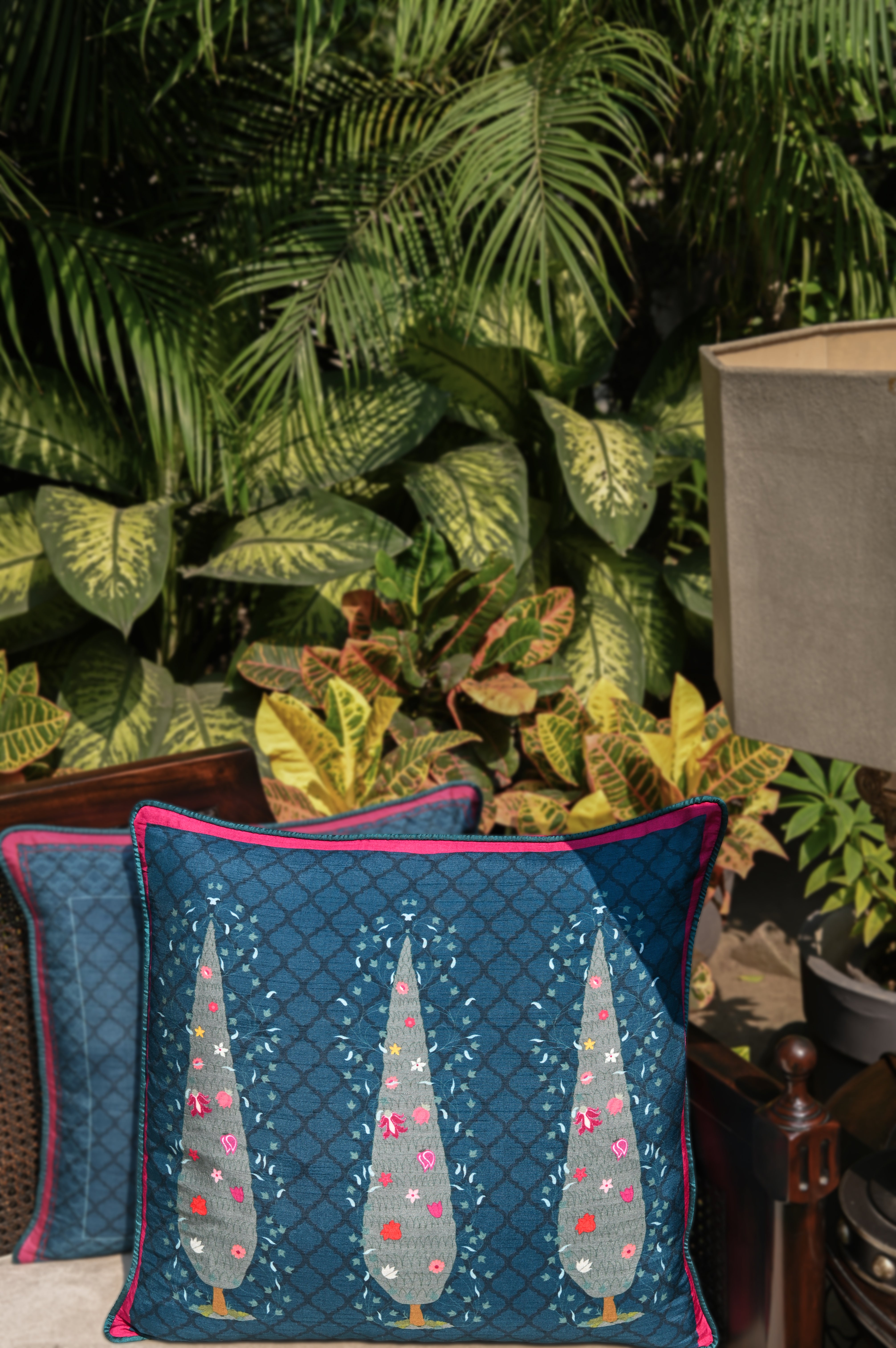 Tricone Bahar Cushion