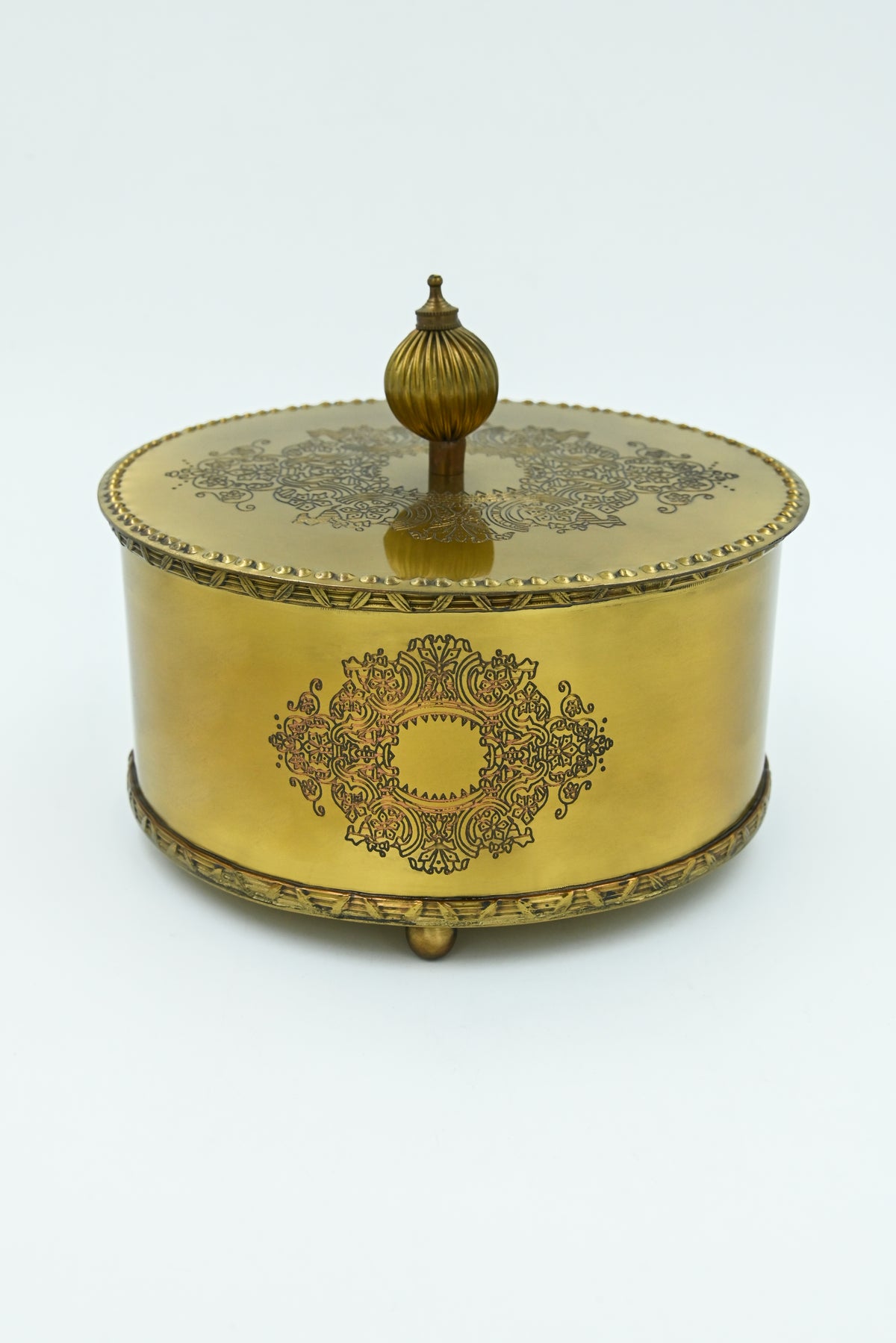 Zeenat Gold Round Savory Set
