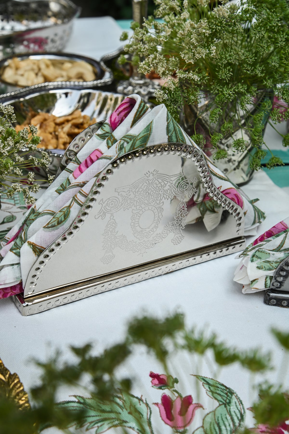 Noor Tissue Holder