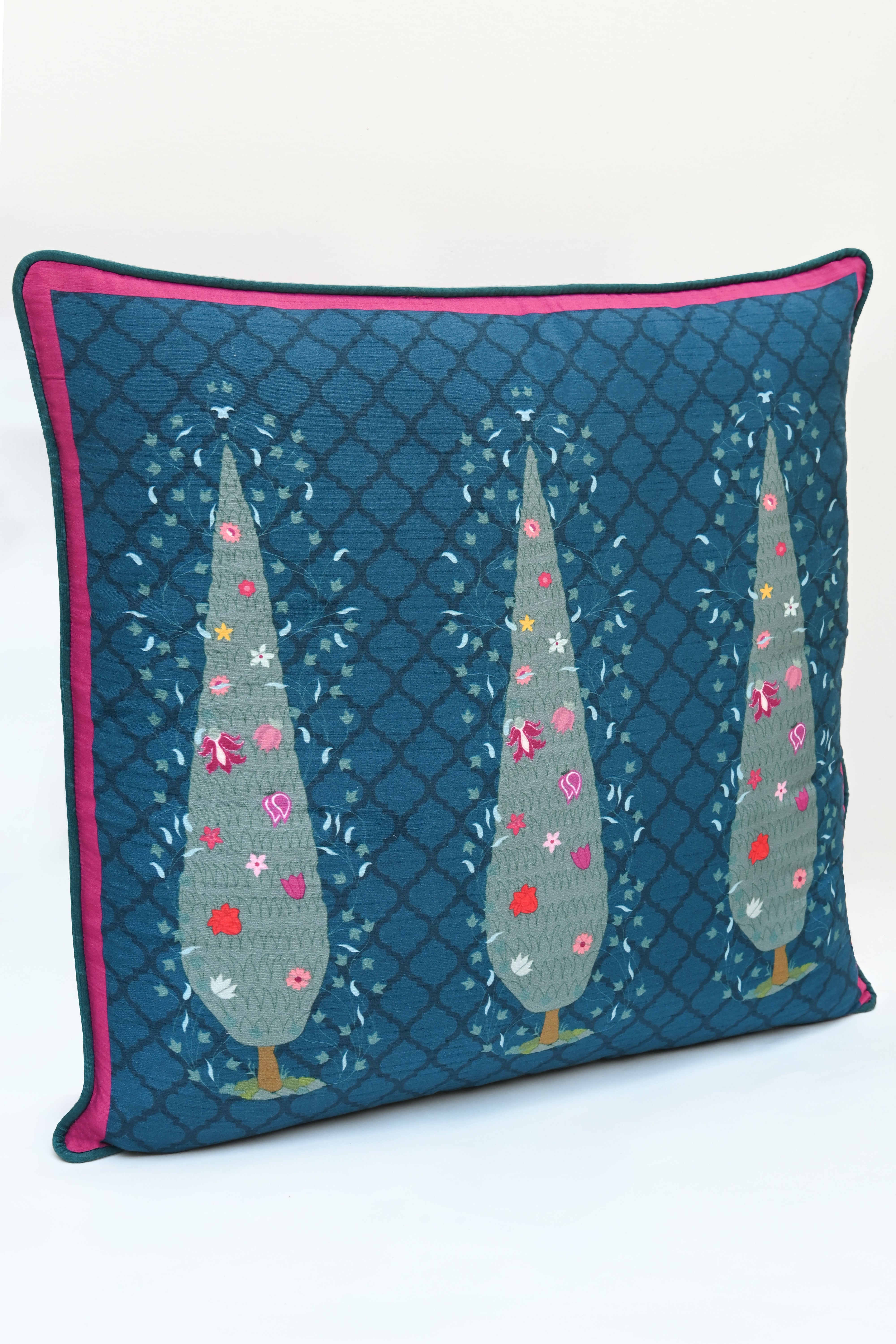 Tricone Bahar Cushion