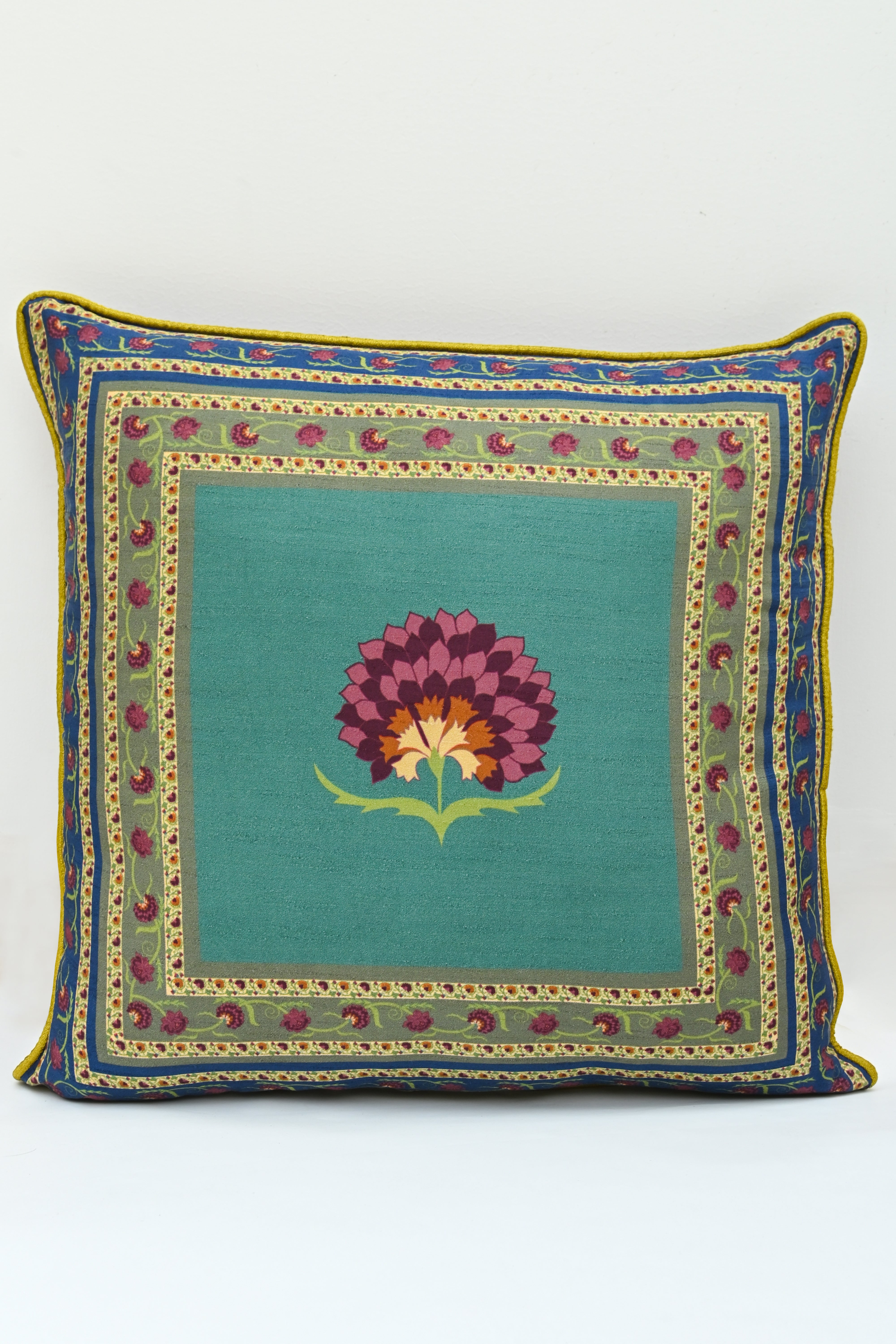 Ekank Chaman Cushion