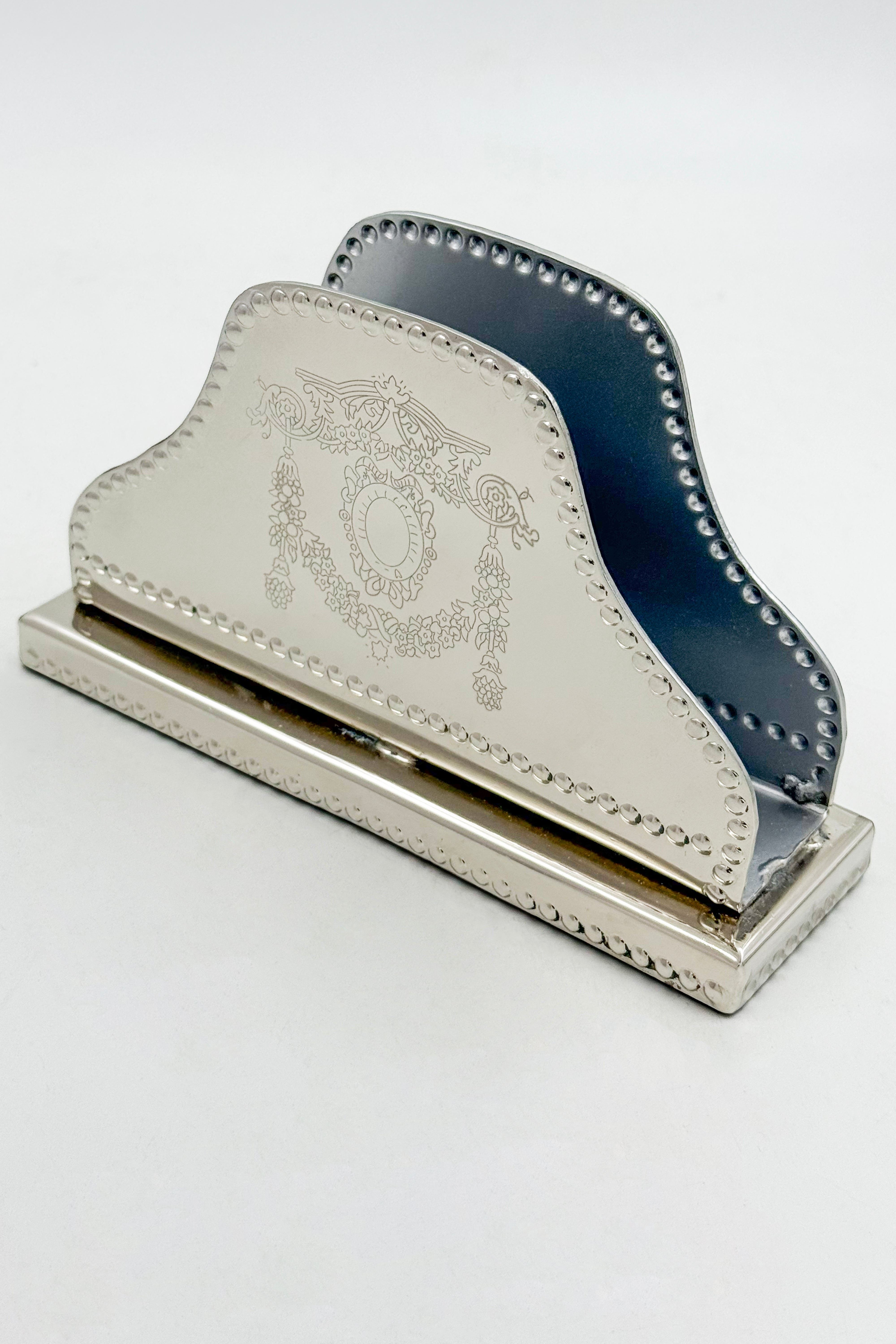 Silver Hina Tissue Holder