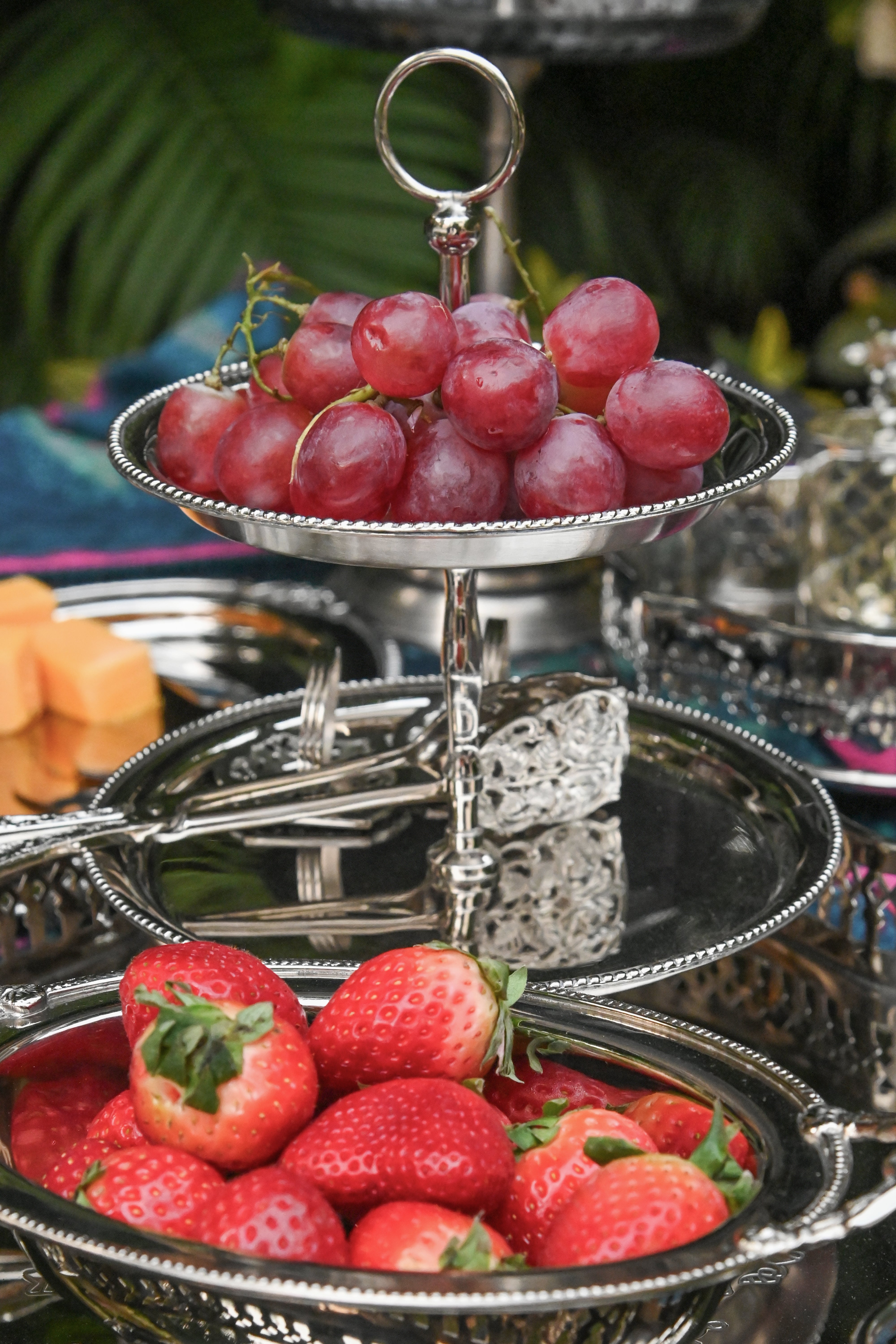Nickel Hunar Cake Stand
