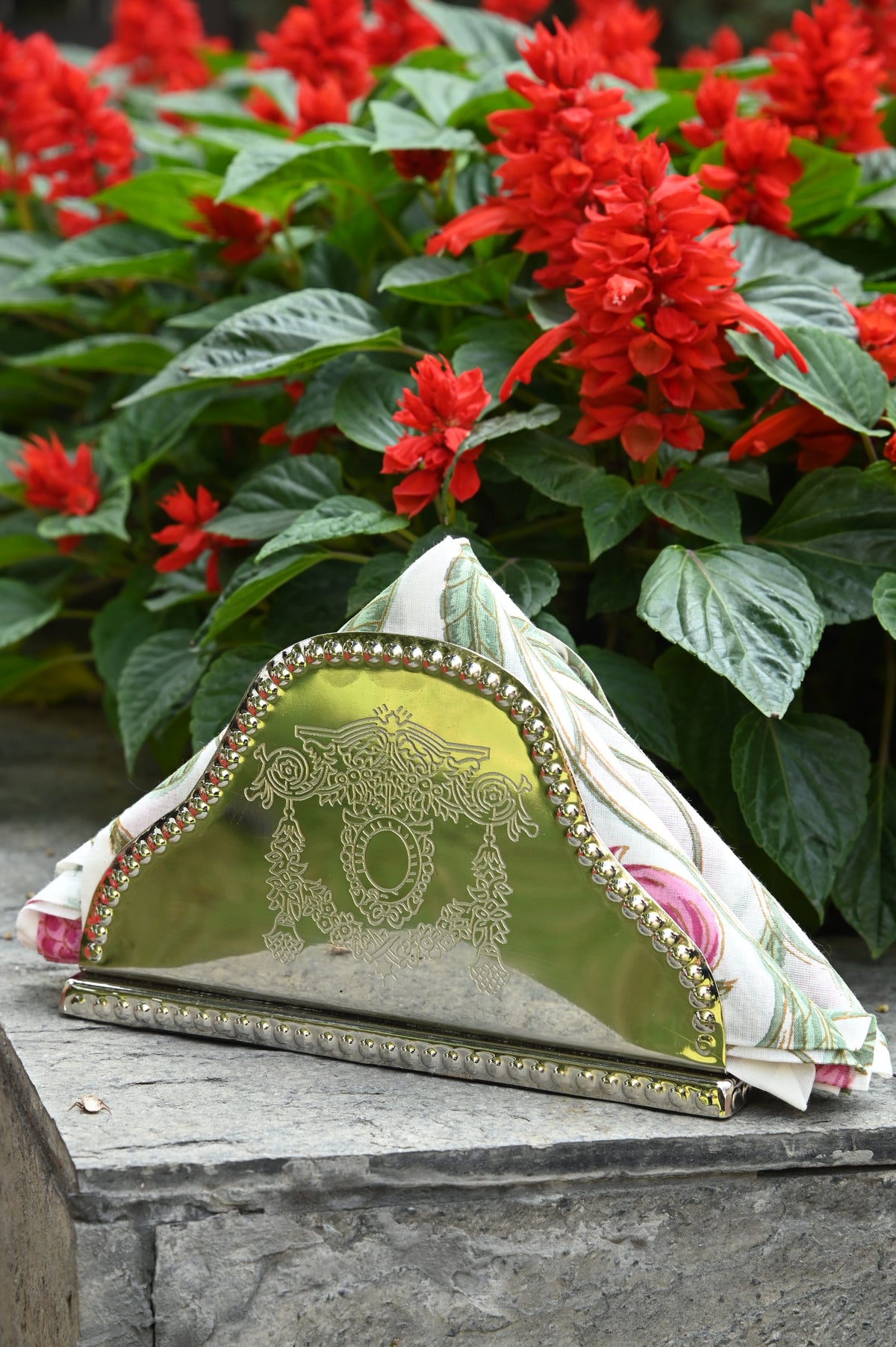 Noor Tissue Holder