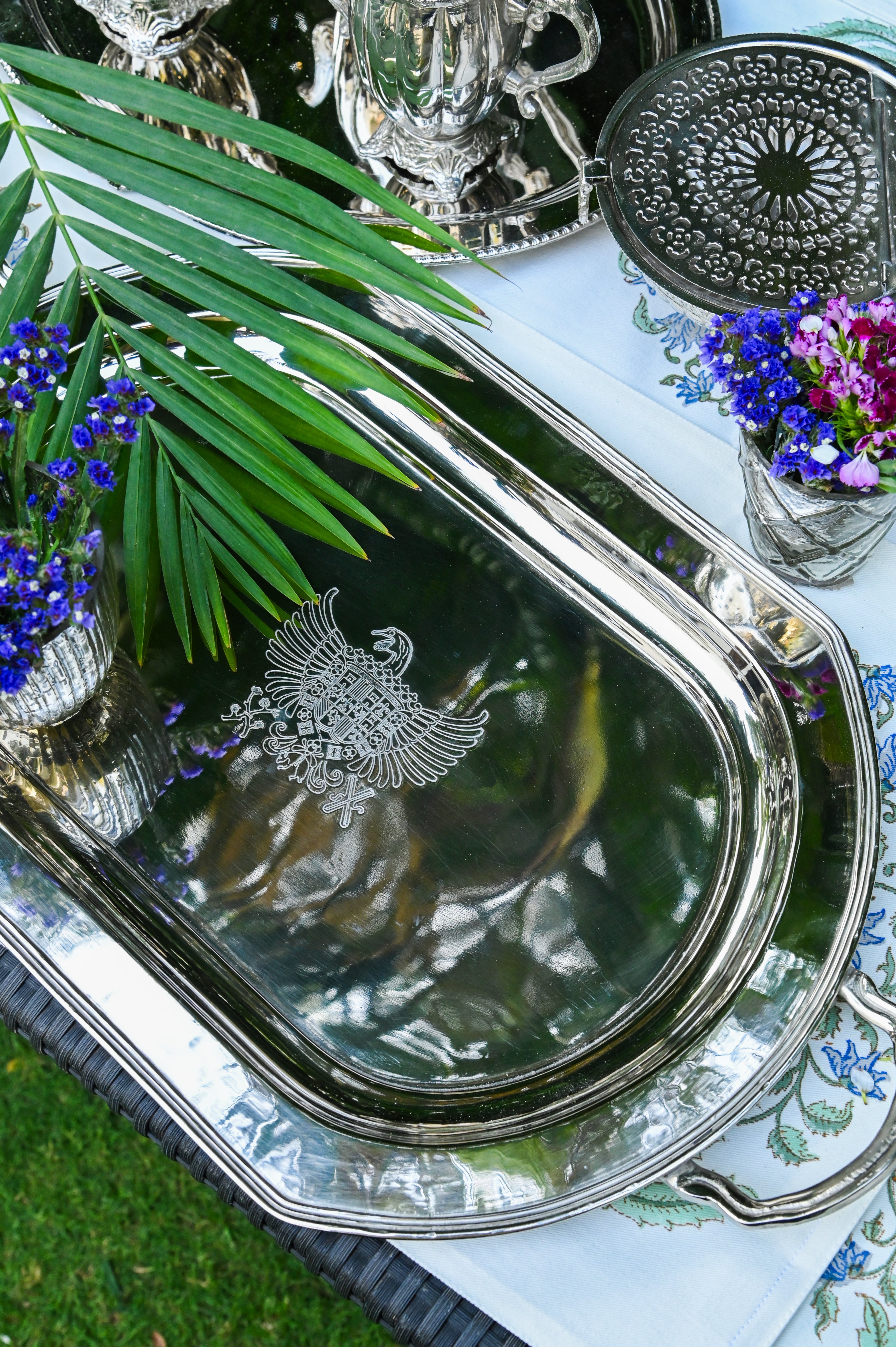 Oval Nickel Emblem Tray