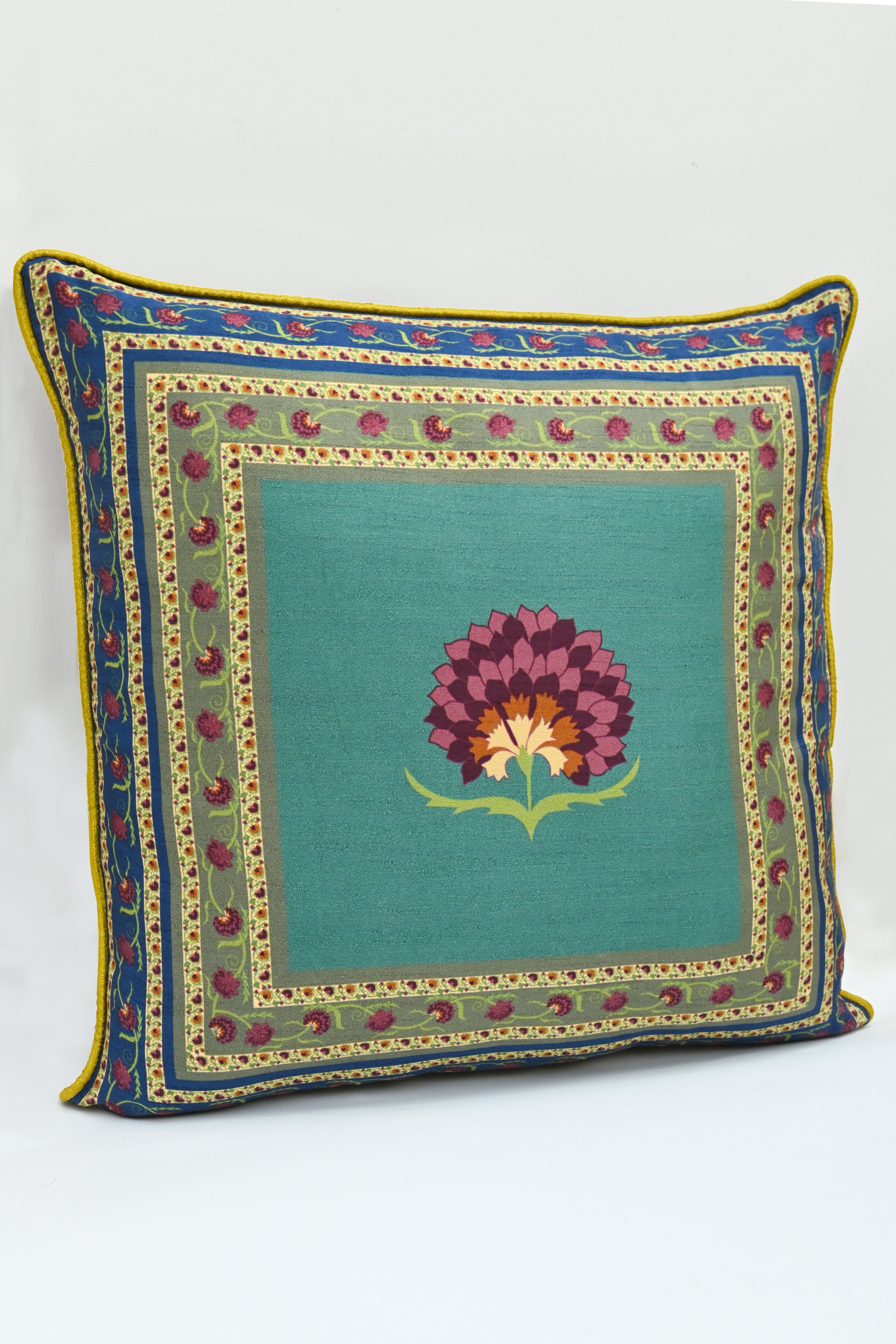 Ekank Chaman Cushion