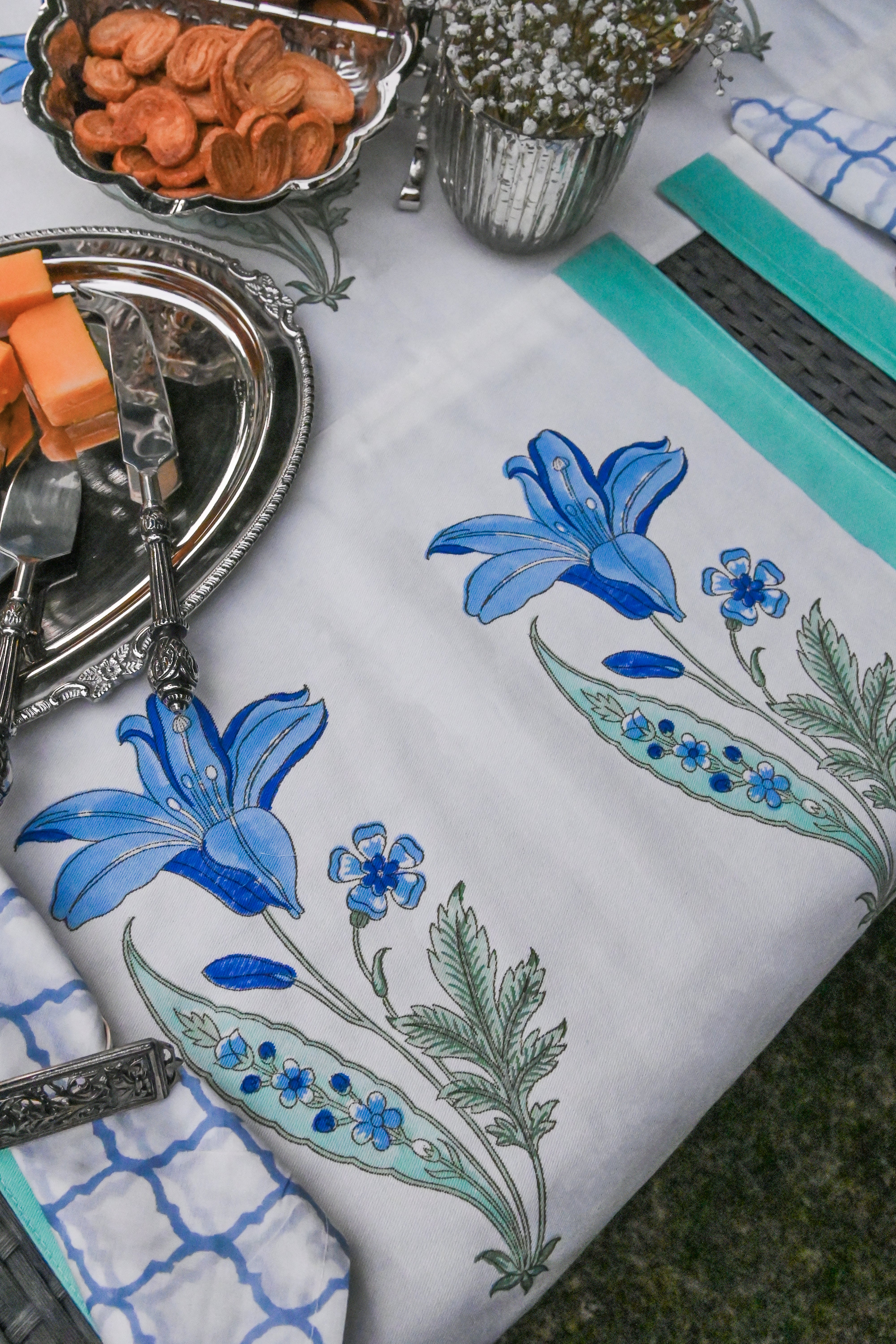 Neel Phool Mat Set